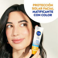 Protección Facial Control de Brillos Color SPF50  50ml-210739 4